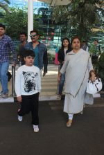 Ravi Kishan snapped at the airport on 26th Jan 2016